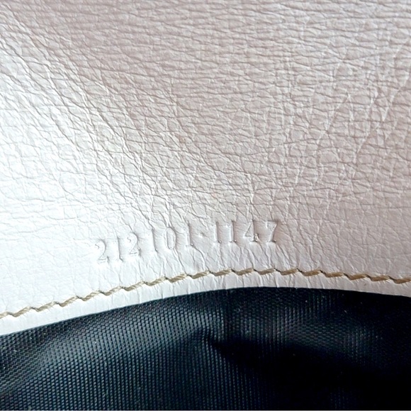 Low start🔥Authentic GUCCI GG Logo Heart PVC Leather Long Wallet - Picture 8 of 10